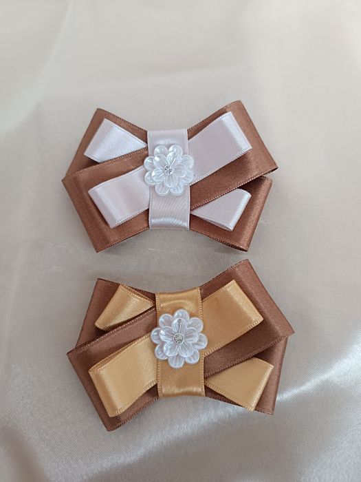 Broșe lucrate manual