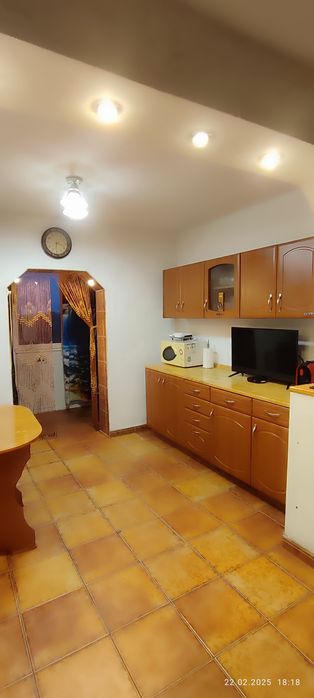 Închiriez apartament 3 camere Brazda