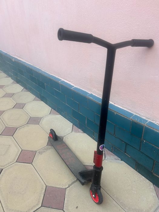 Самокат продам трюковый