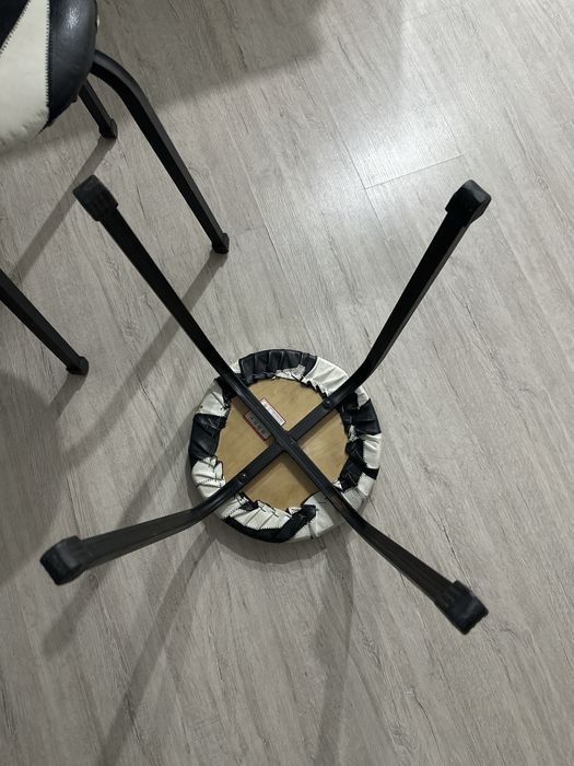 таьуретка 2шт.