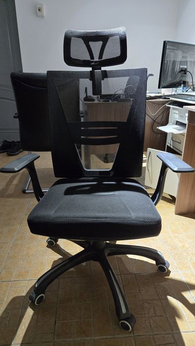 Продам офисные кресла