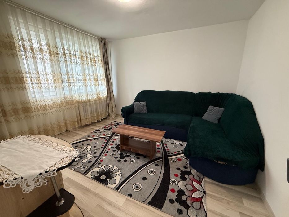 Inchiriez apartament