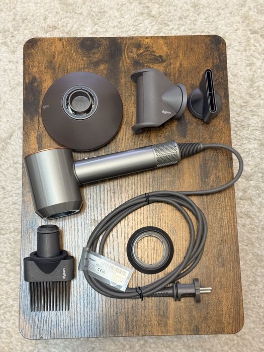 Uscator de par Dyson Supersonic