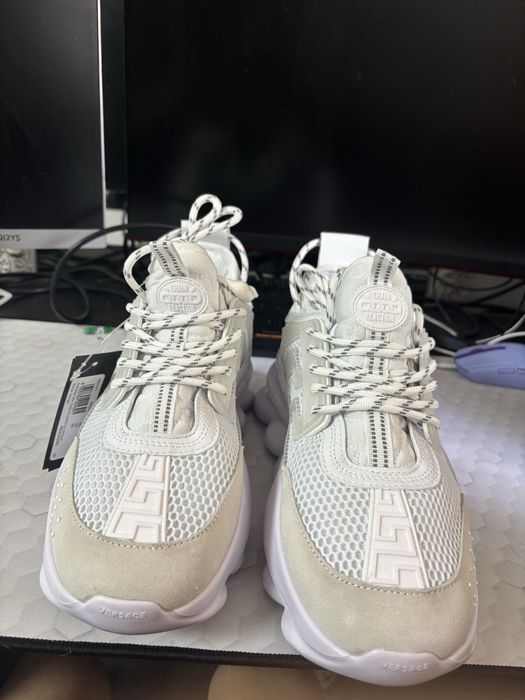 versache chain reaction