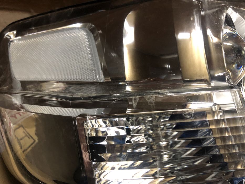 Фара Тойота Лэнд Крузер 200 TLC