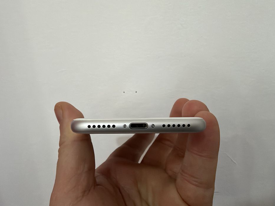 Iphone 8, White, pentru piese/recarosare