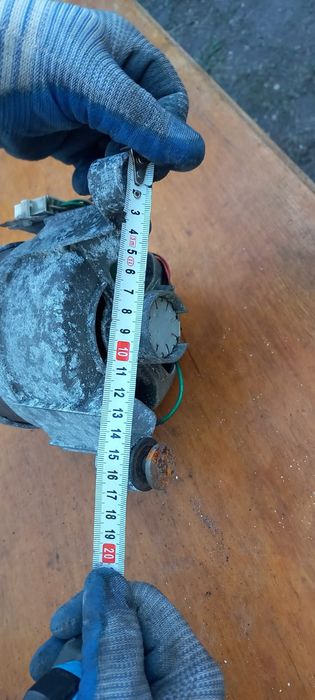 Продам двигатель от стиральной машинки Indesit