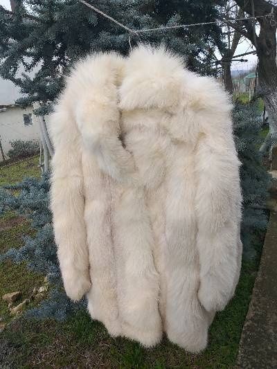 Пълто от естествена лисича кожа(бяла)
