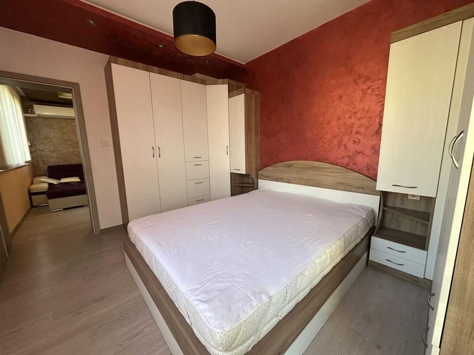 Дава се под наем Тристаен апартамент в Пловдив, Младежки Хълм - 110 кв.м за 750 € - Снимка #2