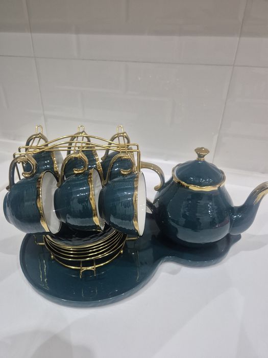 Продоется чайный комплект