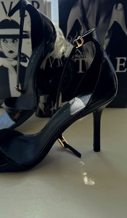 Босоножки Charles & keith