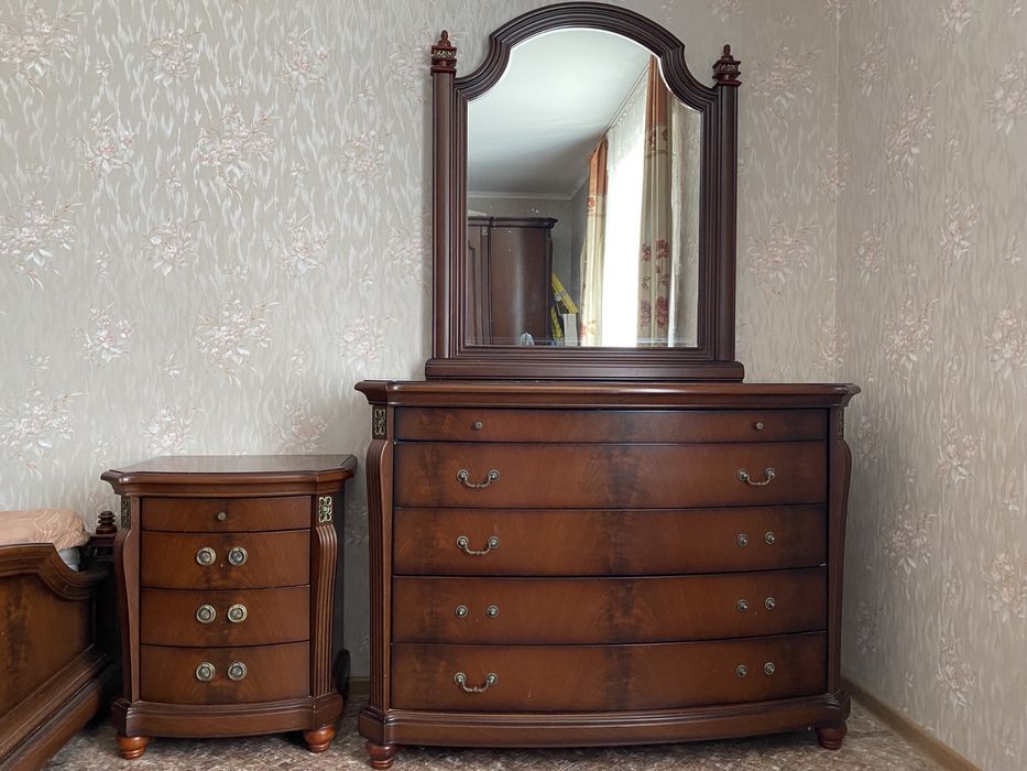 Спальный гарнитур