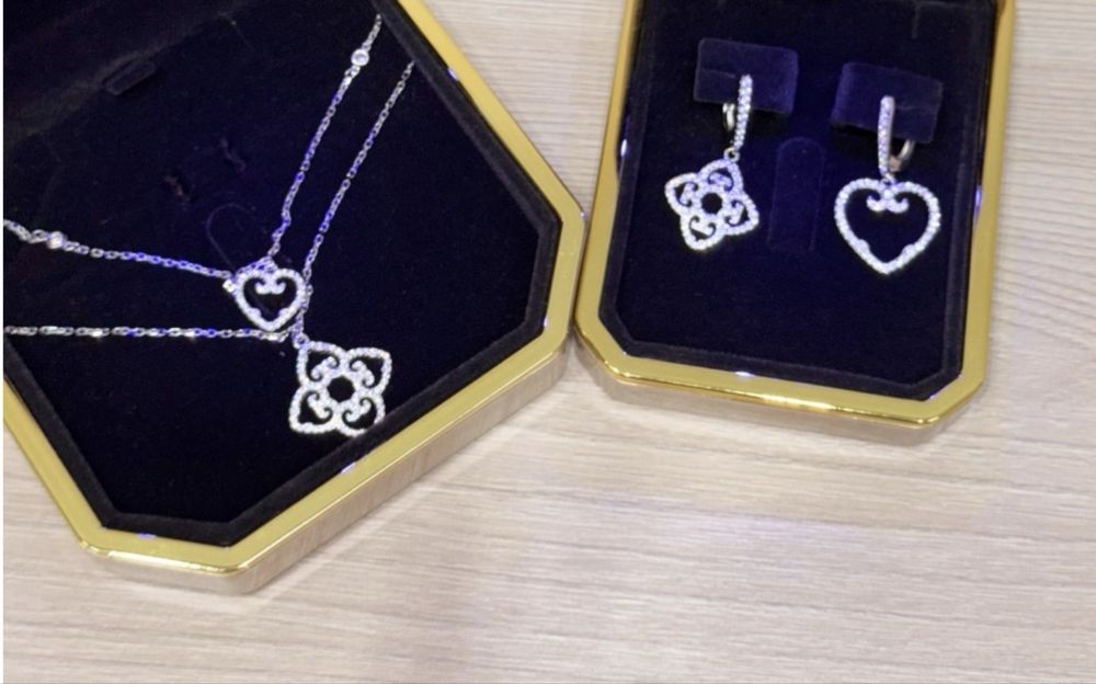 Продам комплект в национальном стиле из чистого серебра