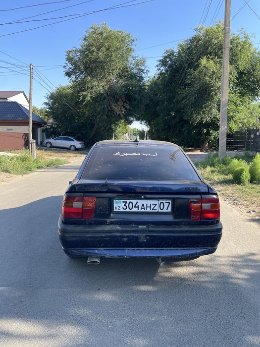 Продам автомобиль опель вектра а
