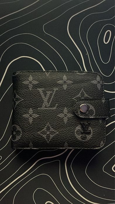 Louis Vuitton портфейл