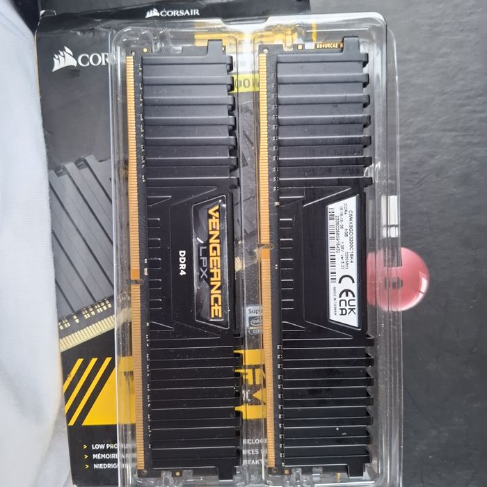 corsair vengeance lpx 3200 second hand si noi de vanzare