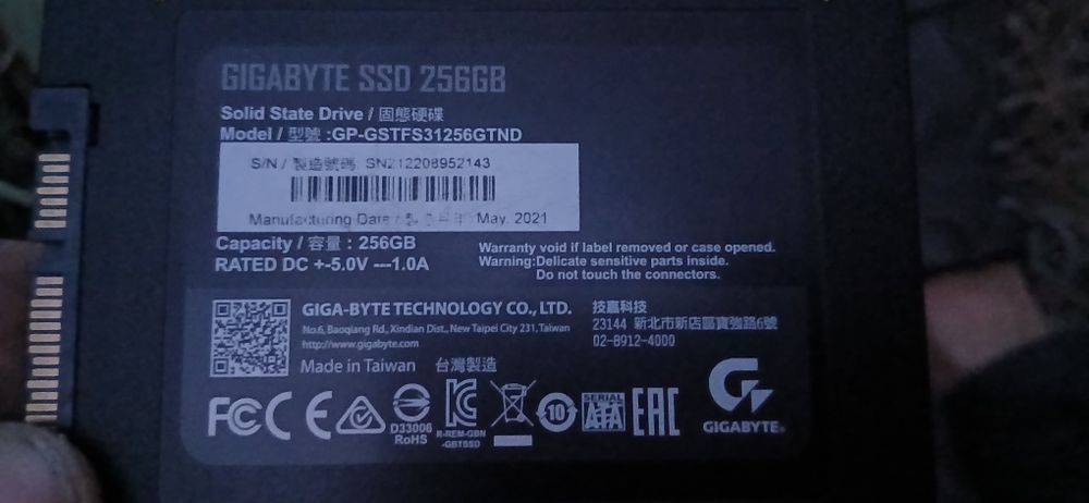 Продаю срочно ssd жесткий диск