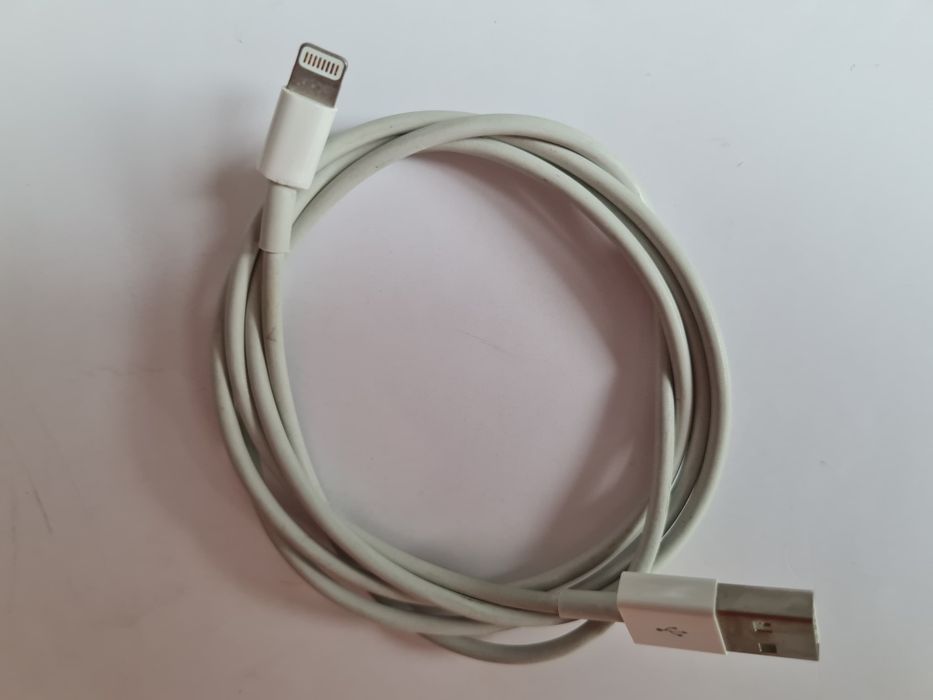 Cabluri USB, HDMI, Lightning