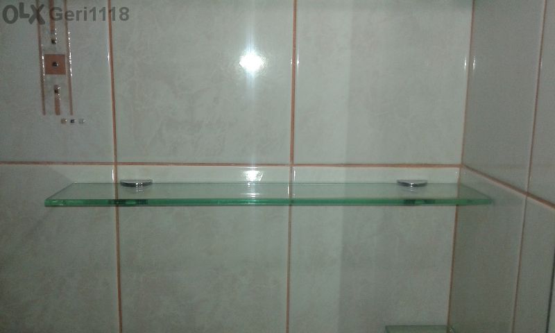 Стъклени полици за баня