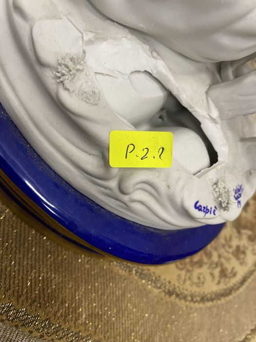 Италианска фигура на каподимонте бисквитен порцелан