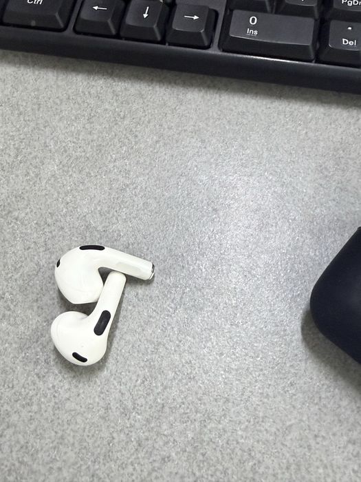 Airpods оригинал 3 версия 9/10