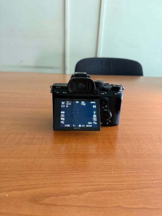 Фотоапарат Sony a7iii с най-новите фабрични настройки
