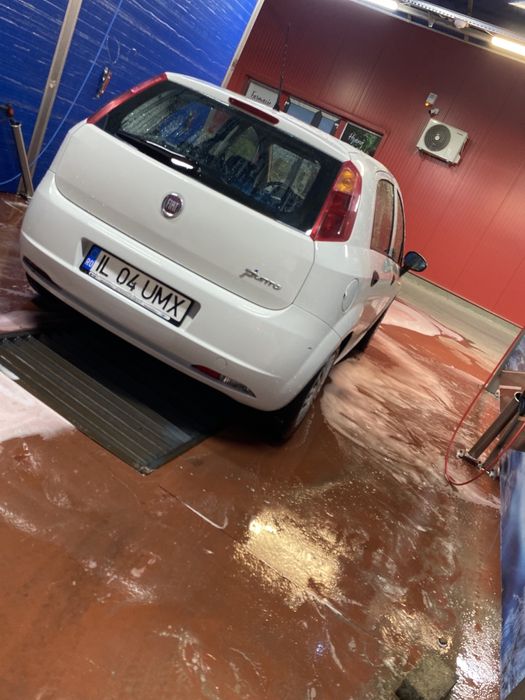 Vand sau schimb fiat punto 1.2 benzina