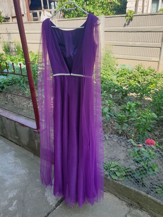 Vand rochie de seara