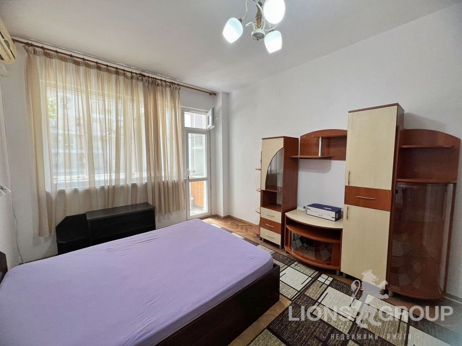 Дава се под наем Двустаен апартамент в Варна, Център - 42 кв.м за 433.5 € - Снимка #1