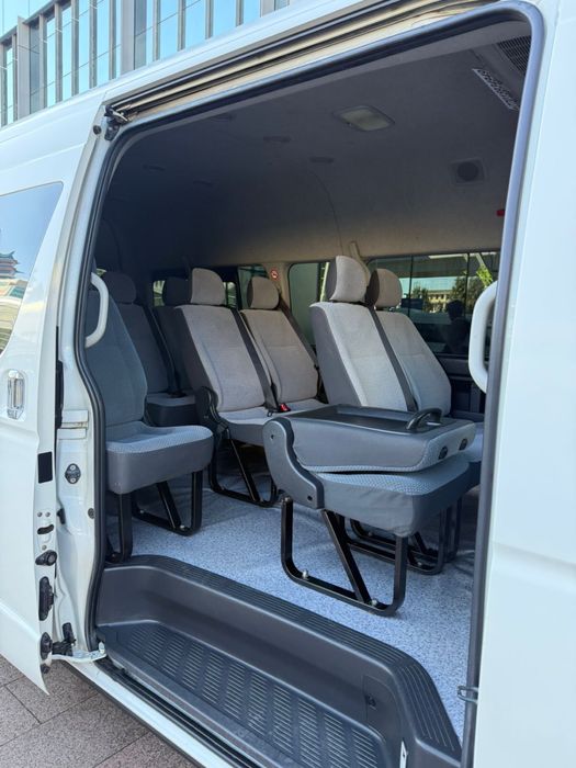 Toyota hiace 14 мест