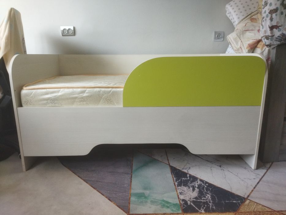 Продам детскую кроватку