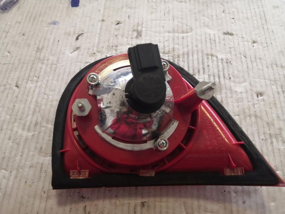 stop tripla lampa dreapta spate parte haion vw golf 5 originala