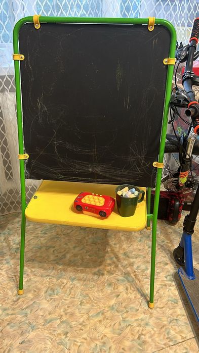 Продам мольберт.