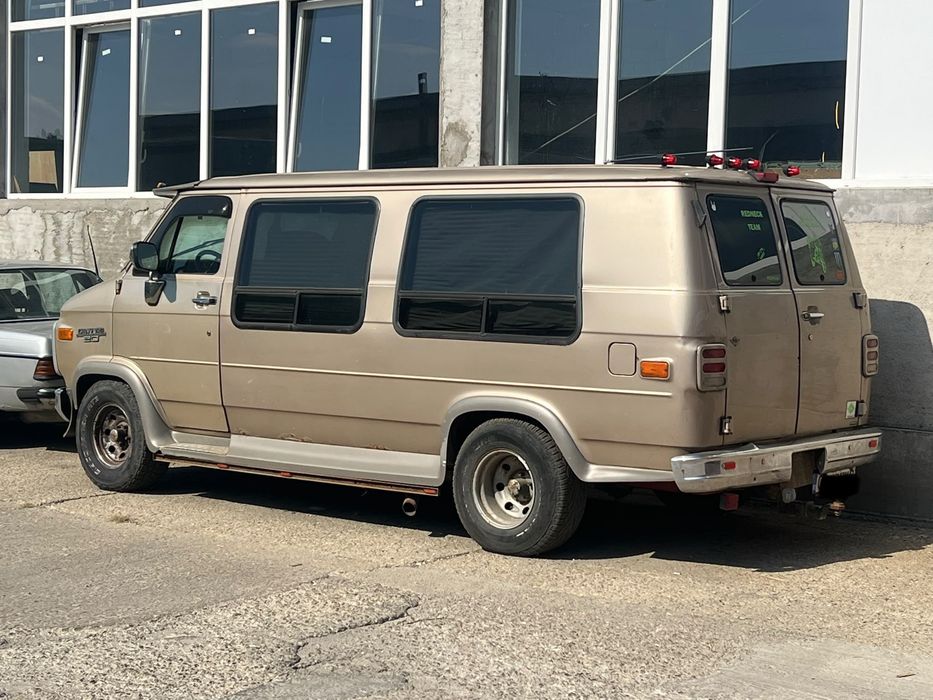 Vand Chevy G20 V8