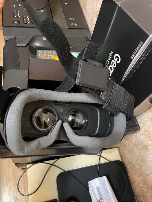 Продавам VR очила за samsung