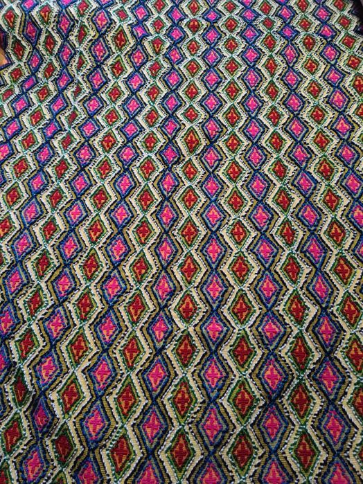 Cuvertura lana lucrata manual