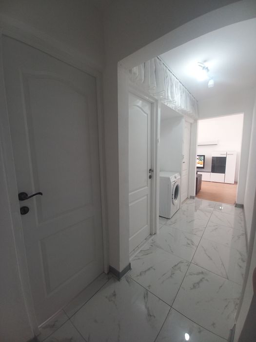 Inchiriez apartament cu 3 camere