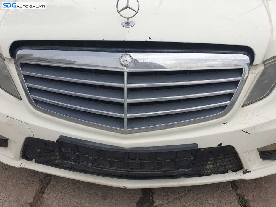 Grila Centrala de pe Bara Spoiler Fata Mercedes Clasa E Class W212 E180 E200 E220 E250 E300 E320 2009 - 2013 [C8404]