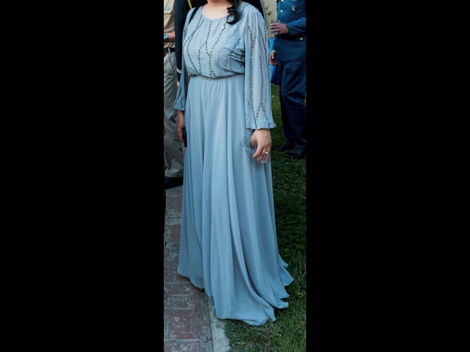 Элегантное вечернее платье