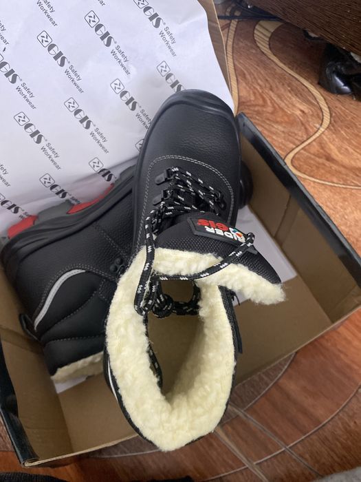 Ботинка 42 размер