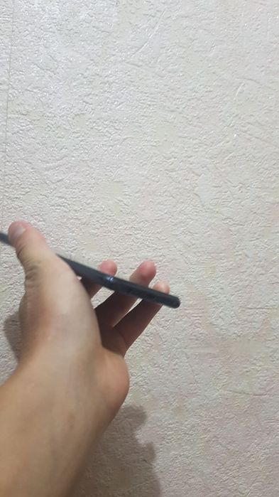 Redmi not 10 s 
xolati rasmda 
xotira 128 / 6+2 GB 
2 ta sim karta