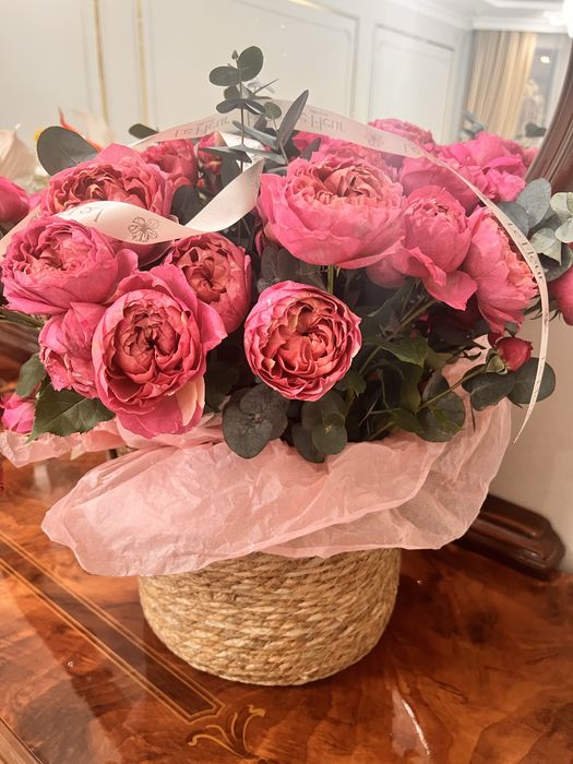 Цветы розы пионовидные