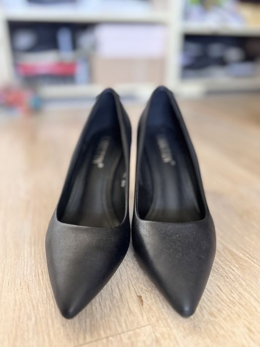 Туфли кожзам 35р