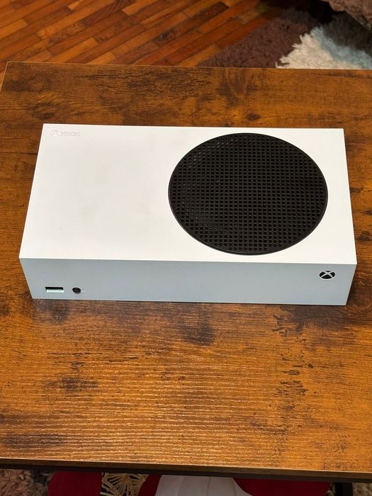 Xbox Series S 512gb ssd ca nou cu un controller
