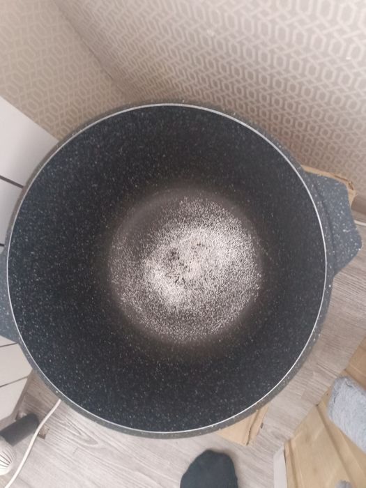 Казан чугунны продам