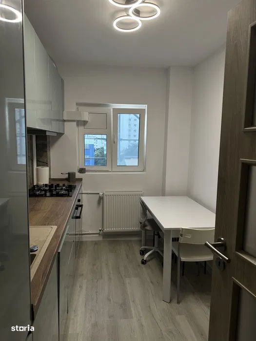 Apartament renovat complet // utilat // vedere panoramica