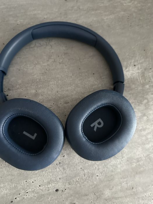 Продам Наушники JBL