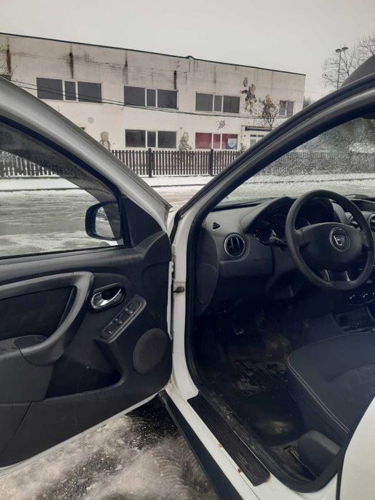 Vand Dacia Duster 2014  pret 4500 Euro negociabil