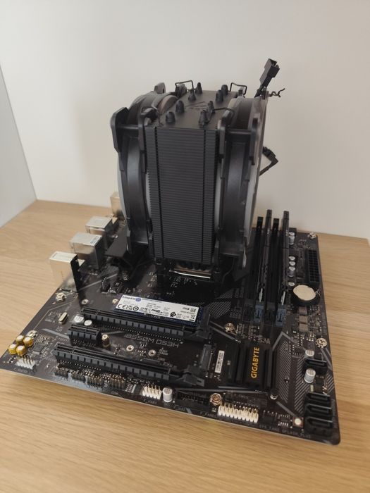 Kit CPU Ryzen 5900X și placa de baza