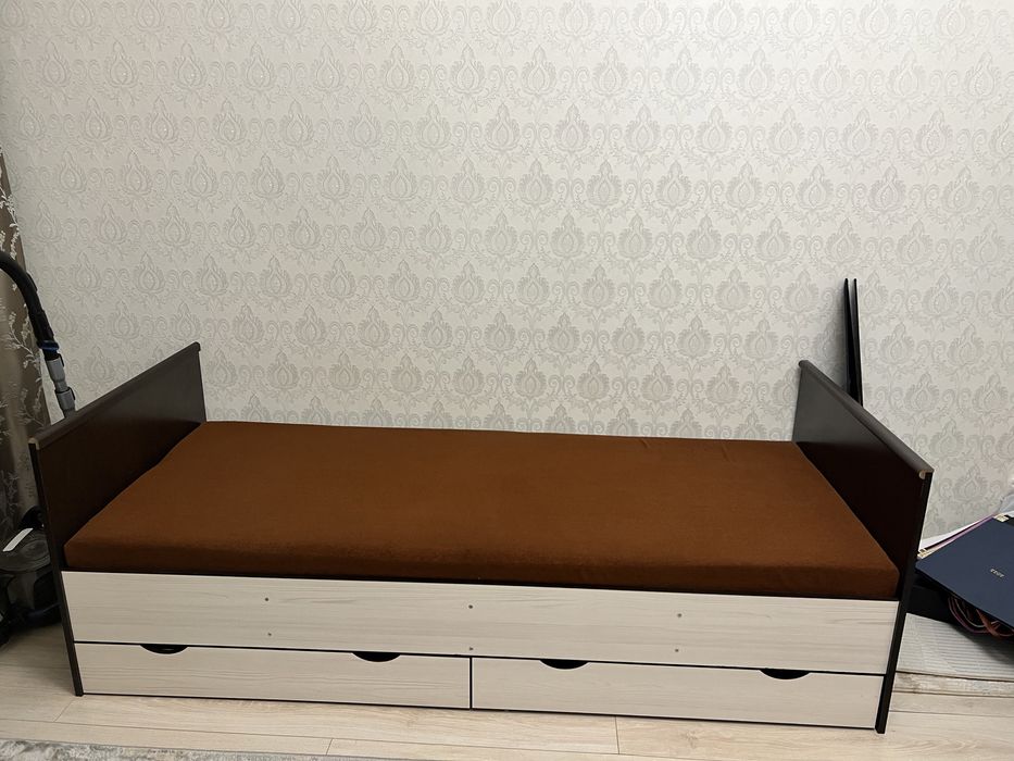 Продается кровать односпальная
